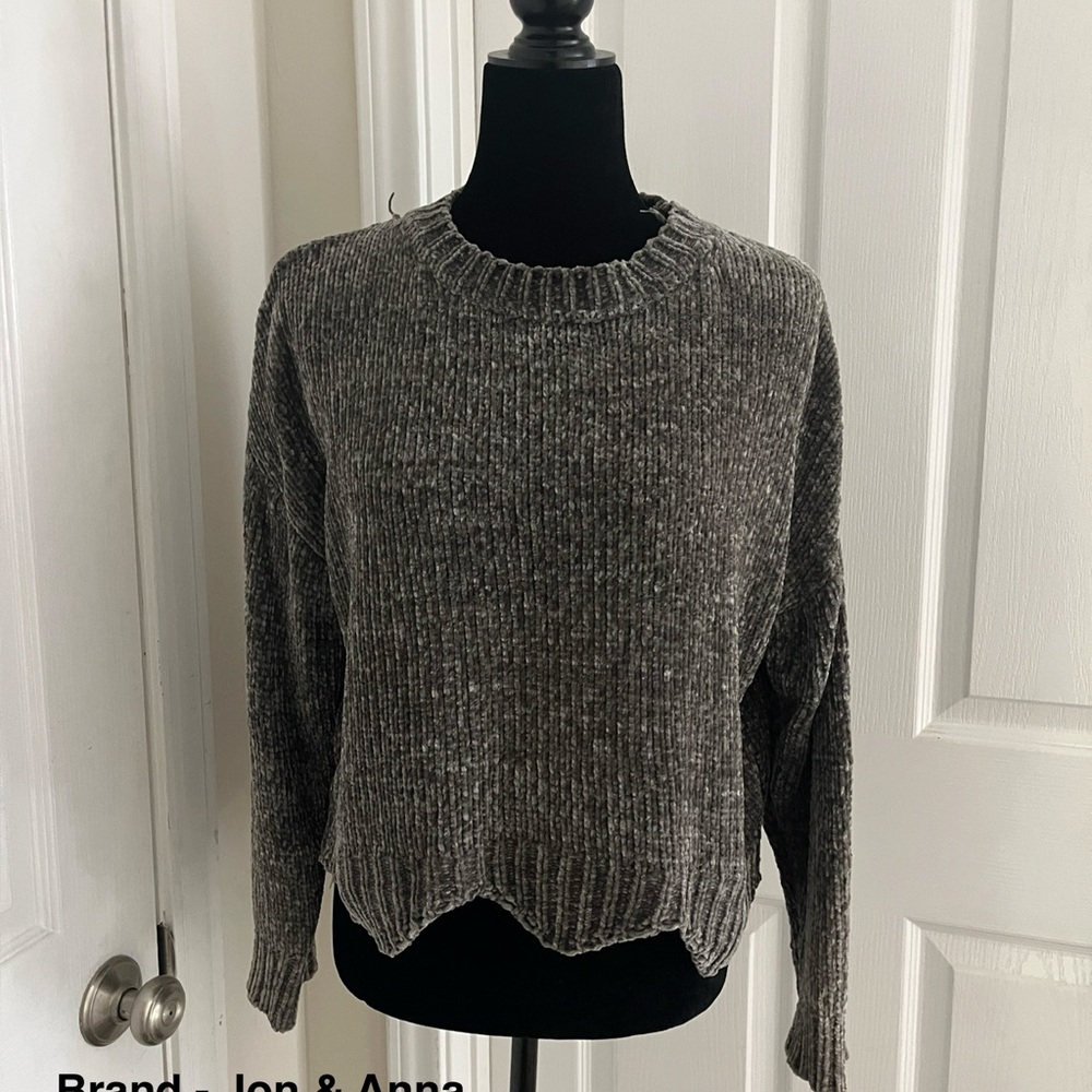 Jon & Anna Ribbed Chenille Crewneck Sweater - Charcoal